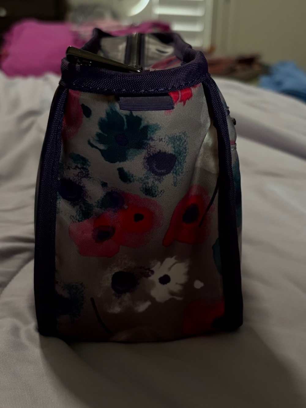 Lug Parasail Accessories/Cosmetics Carriers - Picture 2 of 8